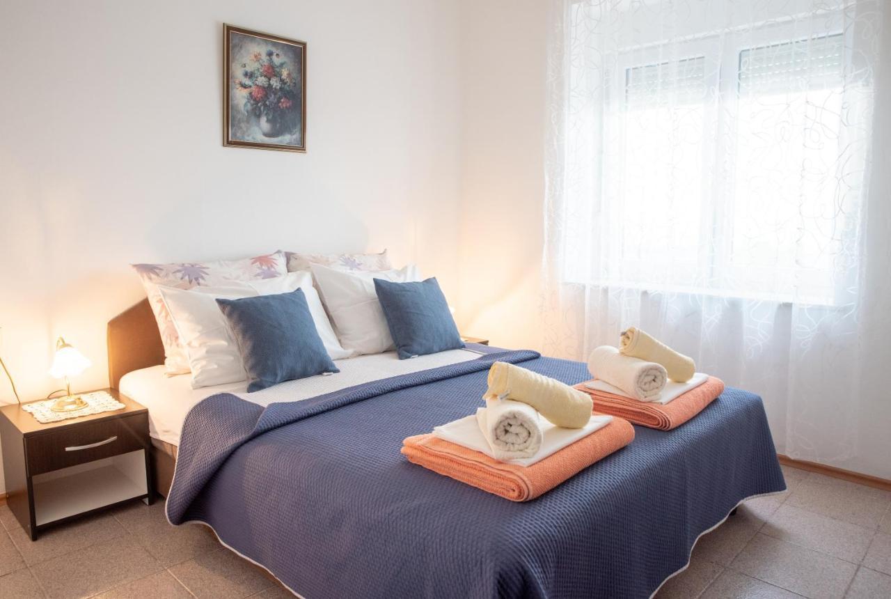 Apartmani Silvana&Vera セニ エクステリア 写真